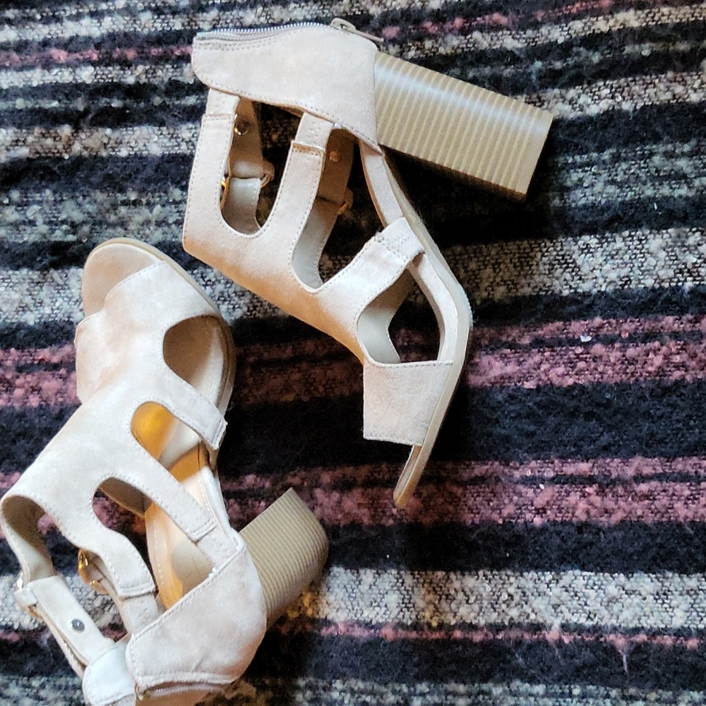 APT9 Women Shoe.